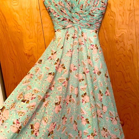 Floral dress - Picture 3 of 4
